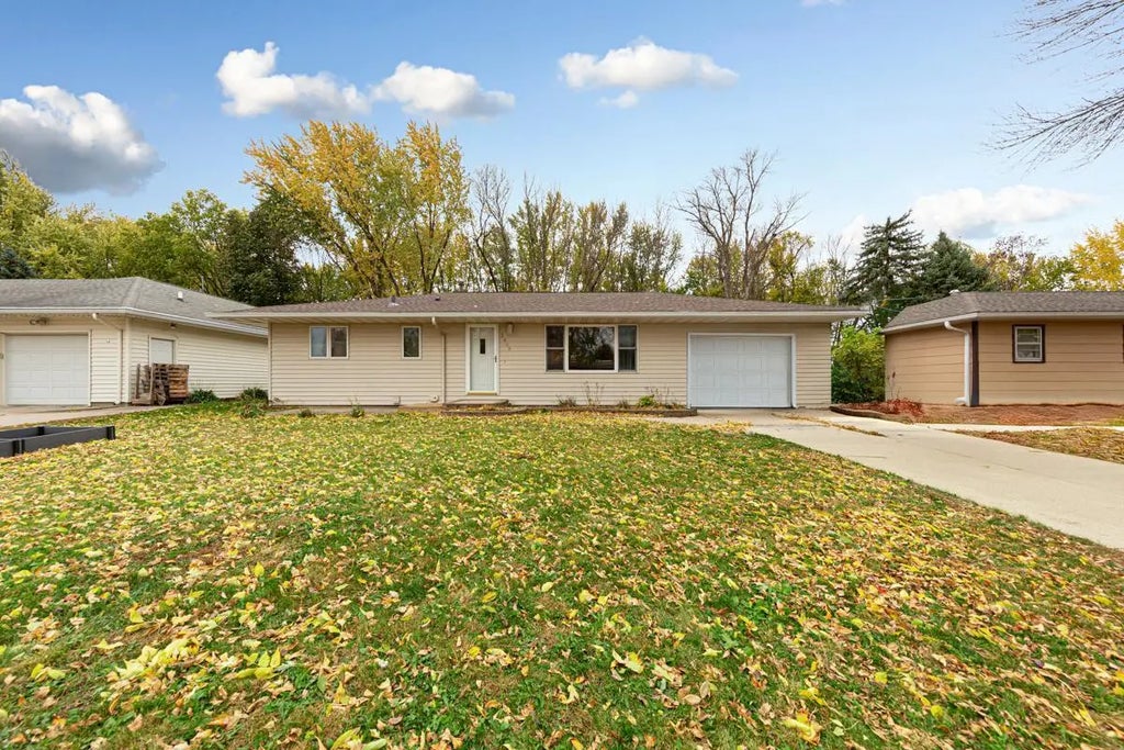 2609 E Main Street, Mankato