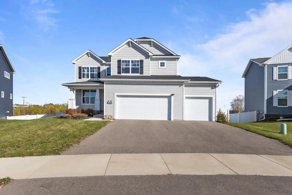 19294 Clearwater Loop, Farmington