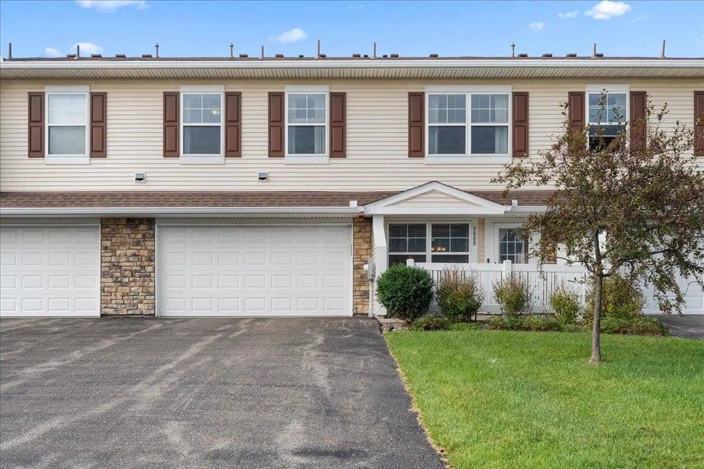 9888 5th Street Lane N, Lake Elmo