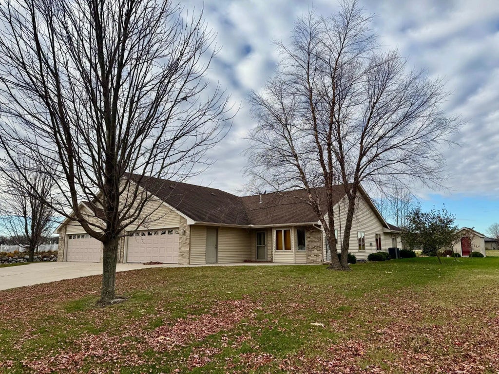 701 Simplicity Drive B, Ellendale