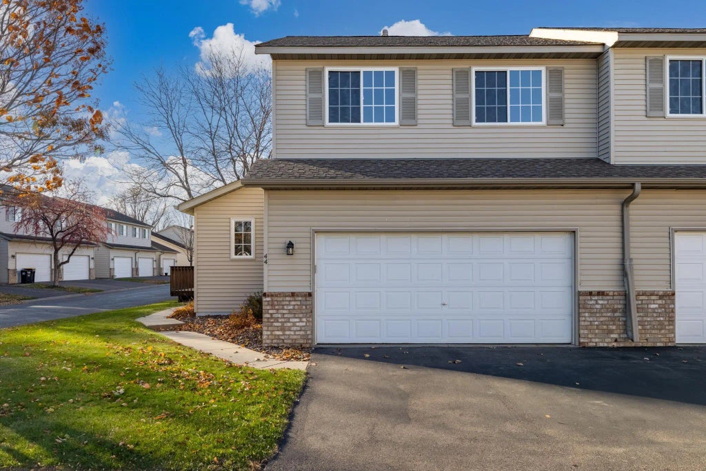 44 Willow Way, Farmington