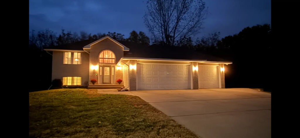 371 3rd Street S, Montrose