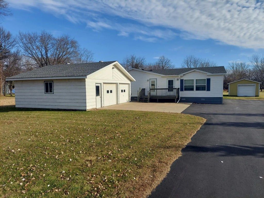 38184 Twin Oaks Drive, Holding Twp