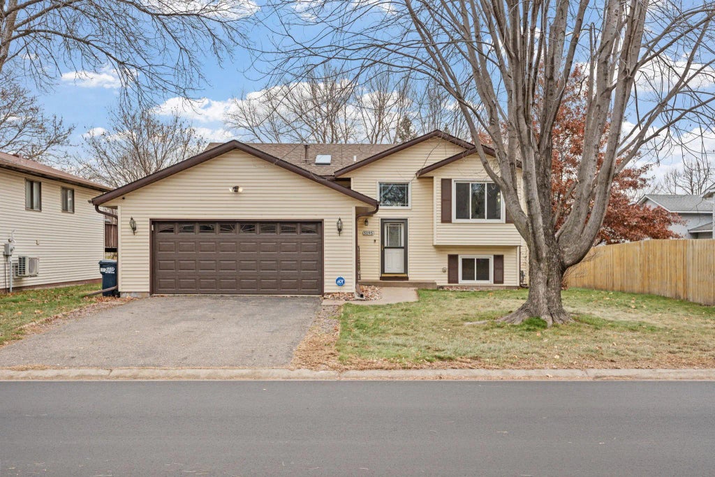 5195 Upper 183rd Street W, Farmington
