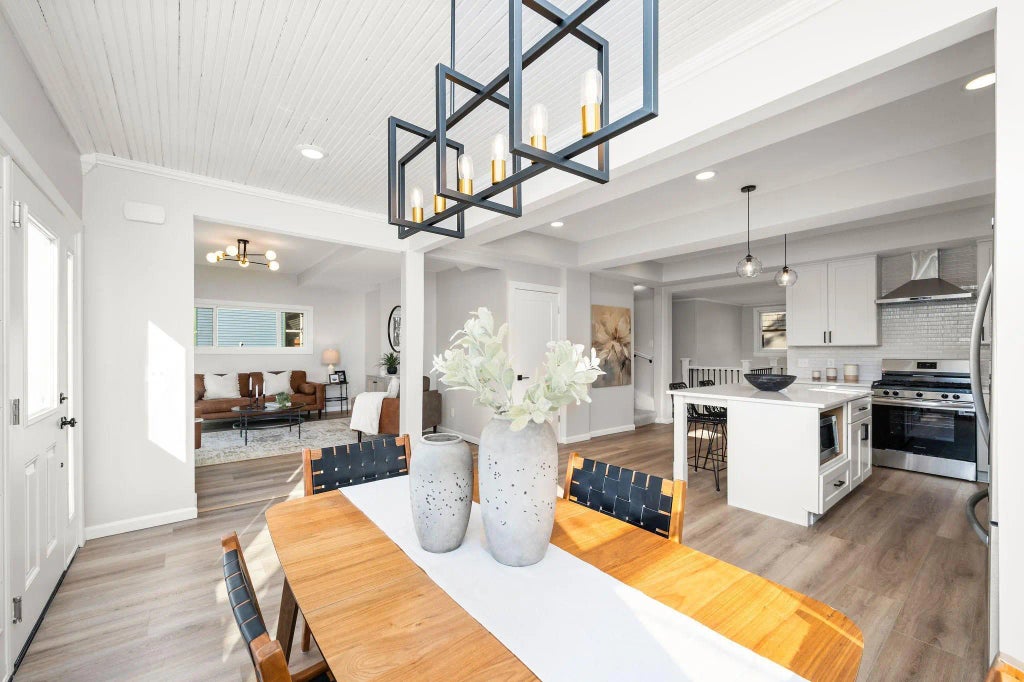 533 7th Avenue S, Hopkins