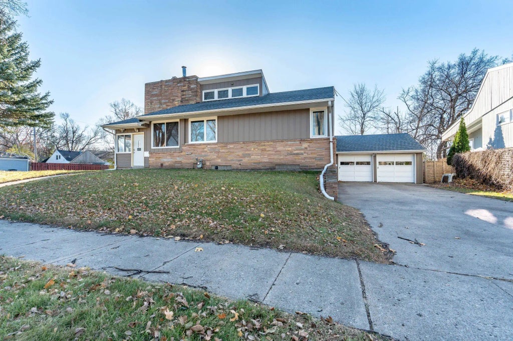 1015 11th Avenue S, Moorhead