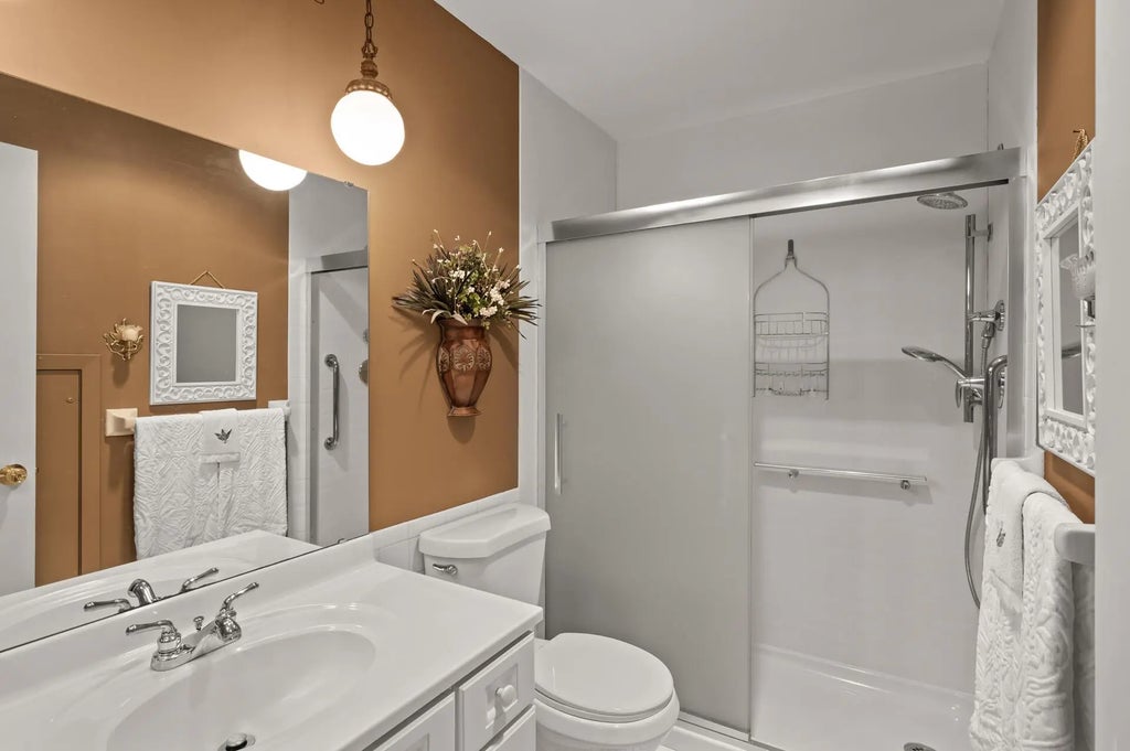 4100 Parklawn Avenue 213, Edina