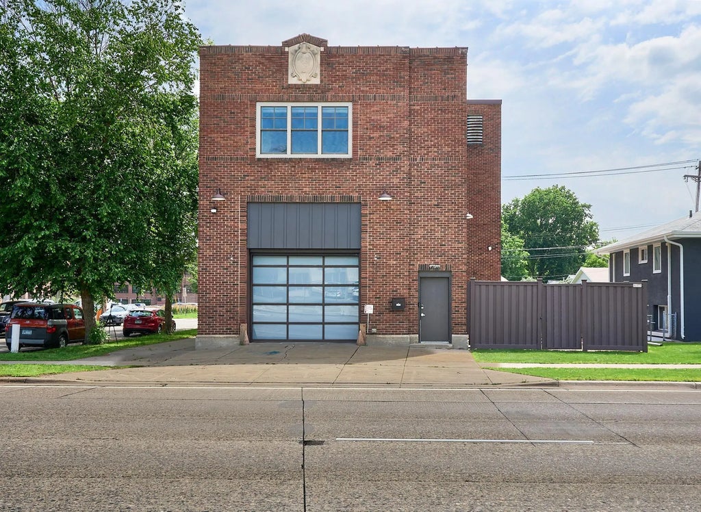 1290 Snelling Avenue N, Saint Paul