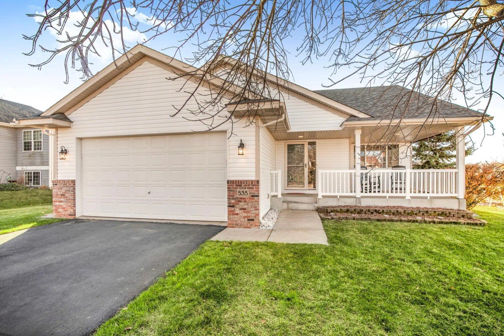 535 Highland Street W, Annandale