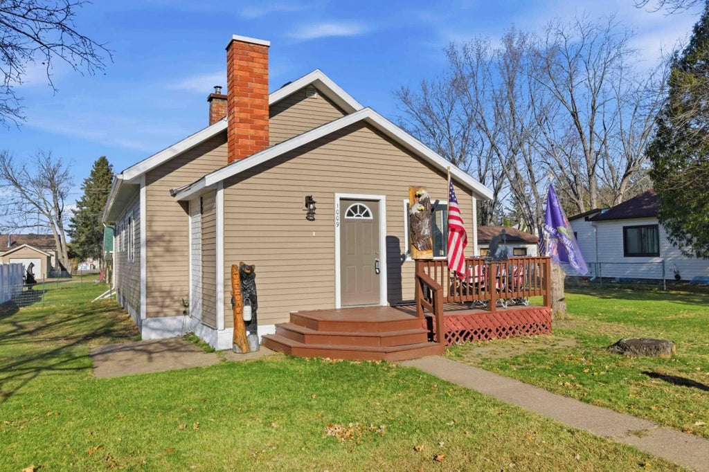 1009 Birch Street, Crosby