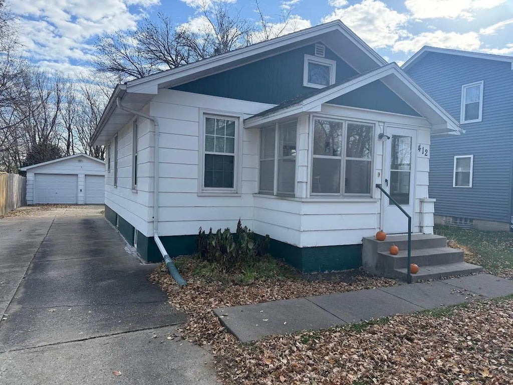 412 Angel Avenue Sw, Watertown