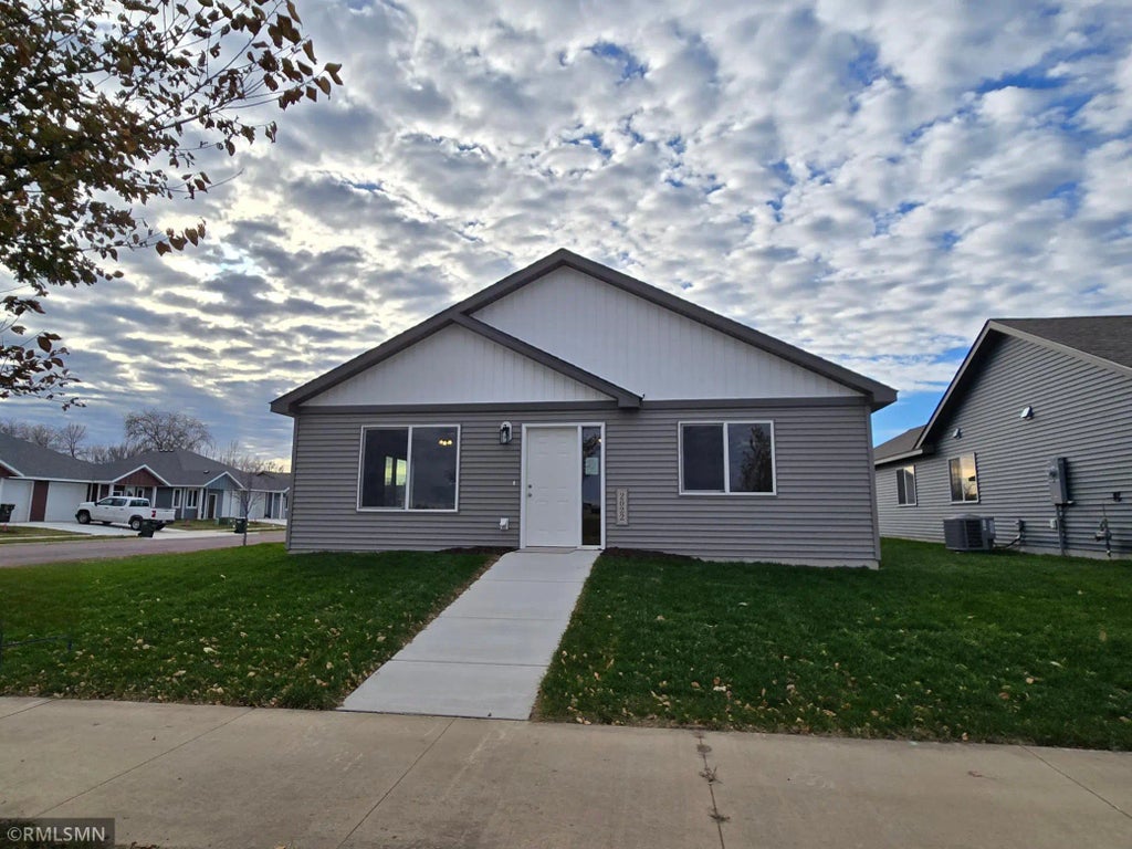 2022 Essler Drive, Saint Peter