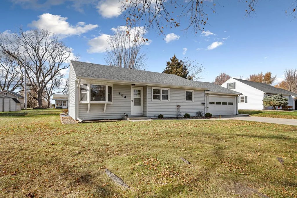 234 Selby Avenue, Owatonna