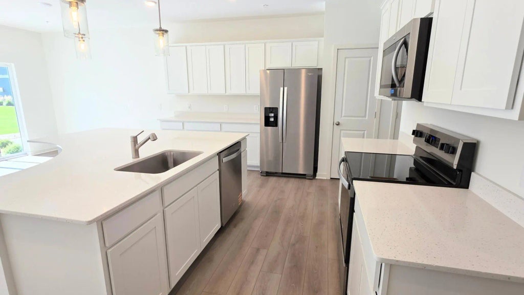 4722 Airlake Curve, Woodbury