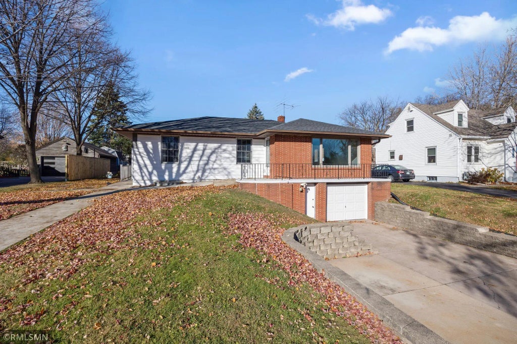 2181 Sunrise Drive N, Maplewood