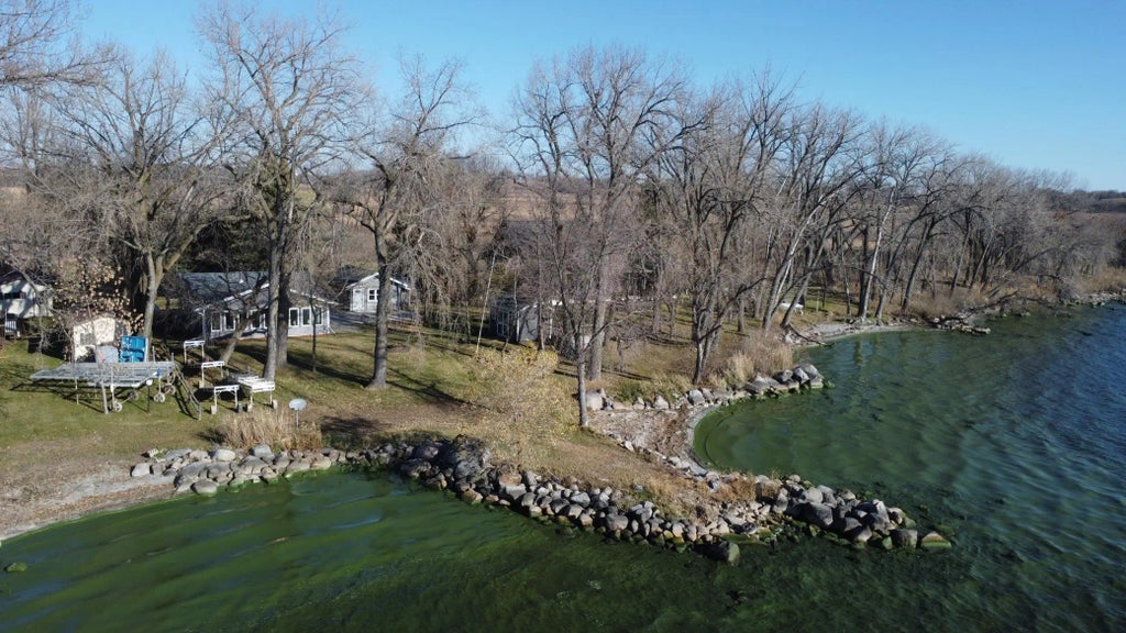 36885 Meadowbrook Road E, Ortonville