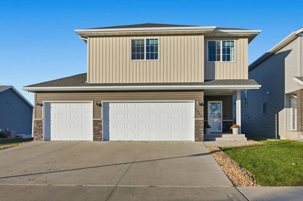 5869 55th Avenue S, Fargo