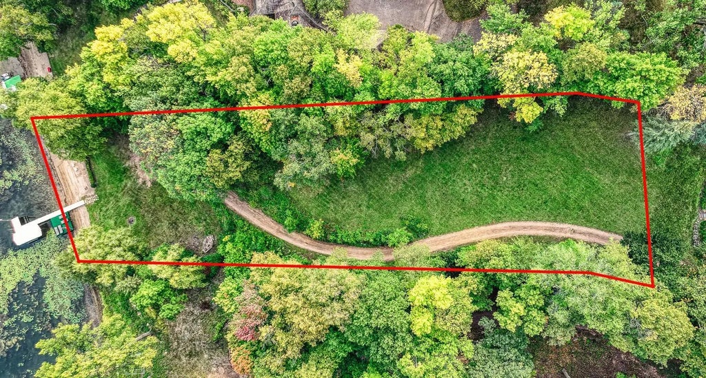 970 Pleasant View Road, Chanhassen