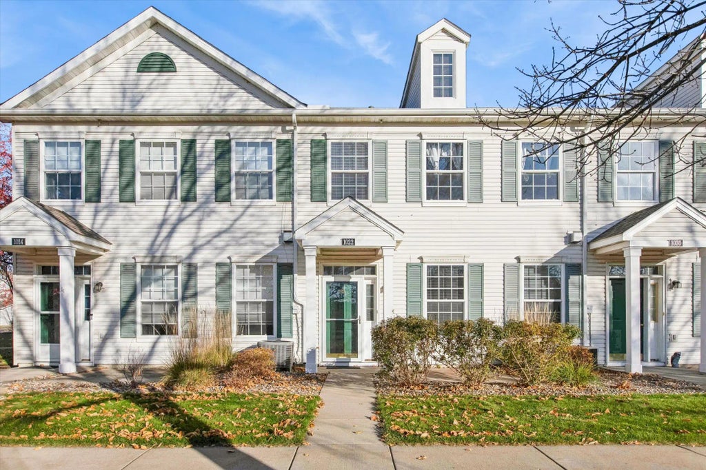 1022 Providence Drive, Shakopee