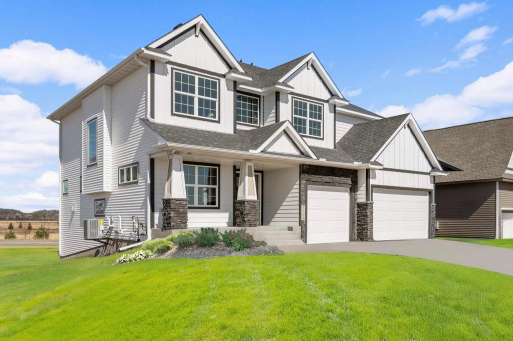 1105 136th St E, Rosemount