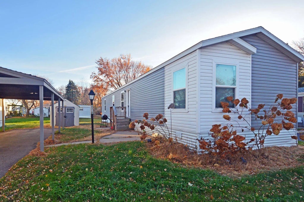 1368 96th Lane Ne, Blaine