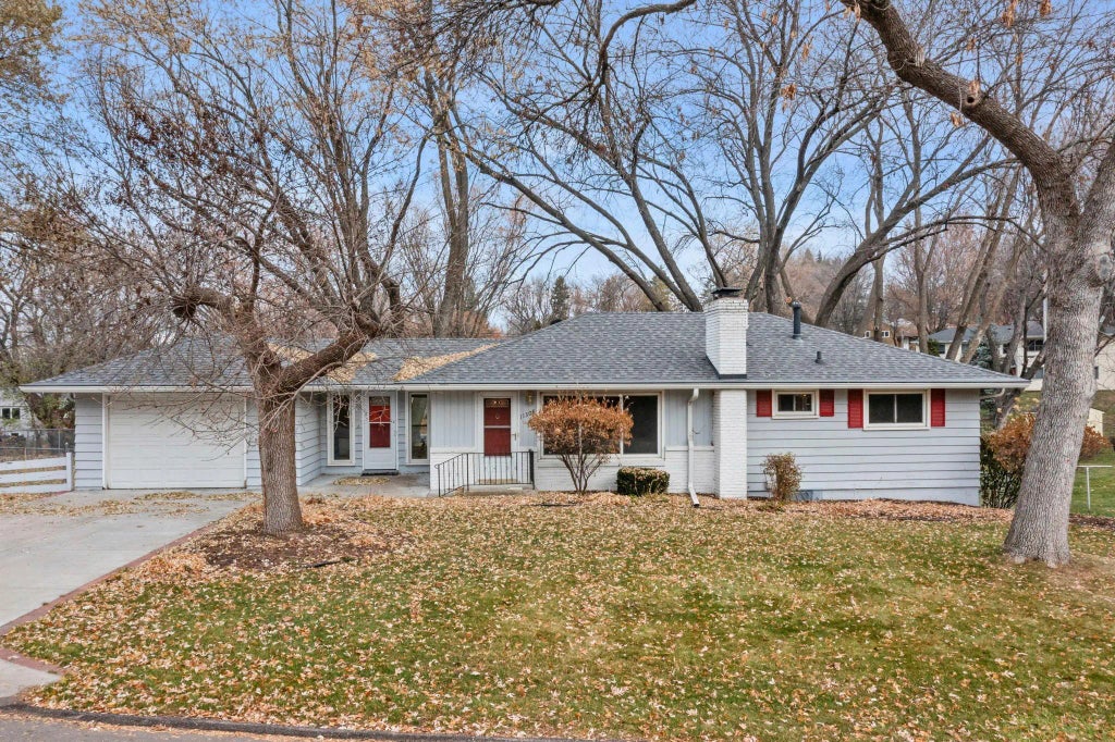 11308 Oakvale Road N, Minnetonka