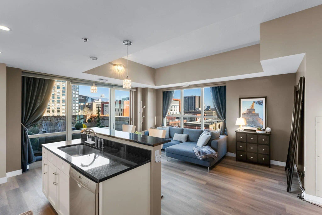 929 Portland Avenue 604, Minneapolis