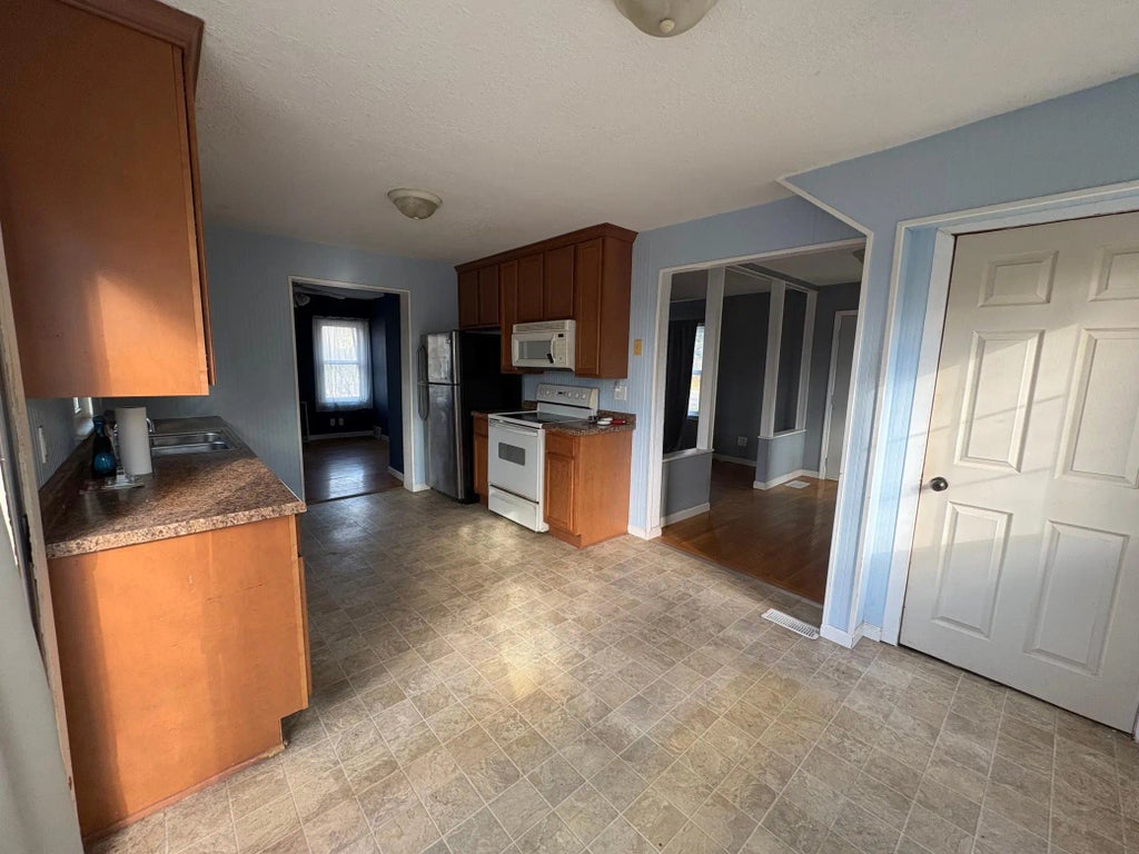 1391 12th Avenue, Newport