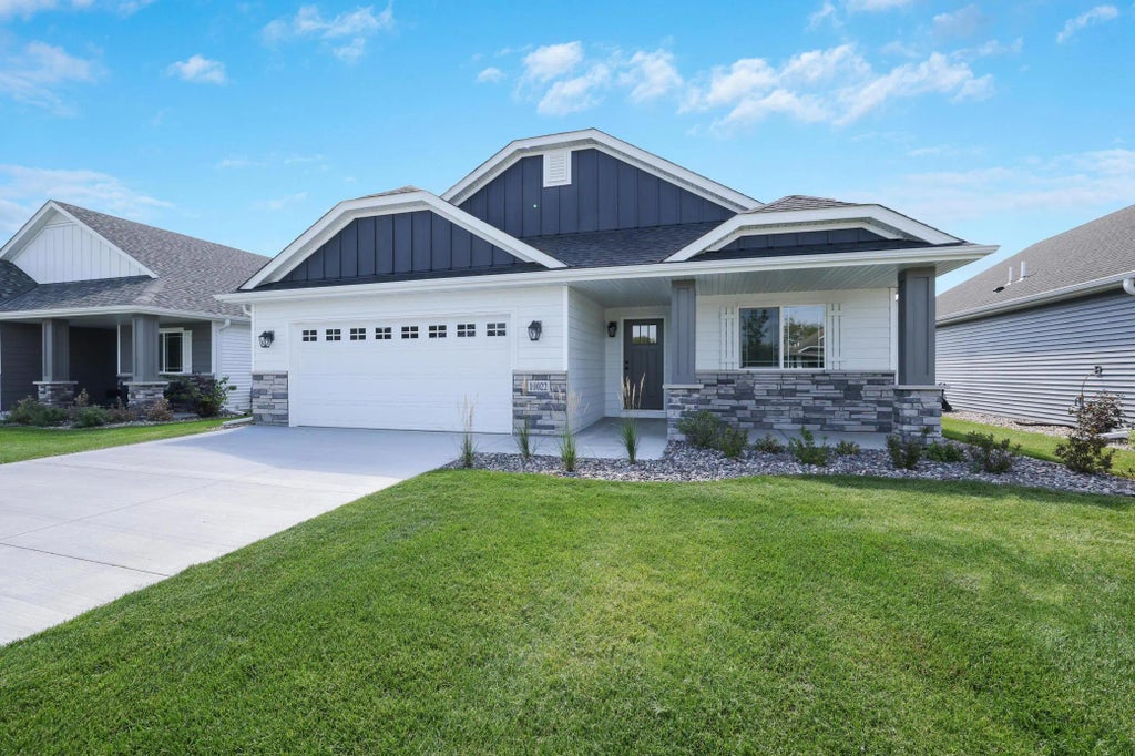 10022 177th Ave Nw, Elk River