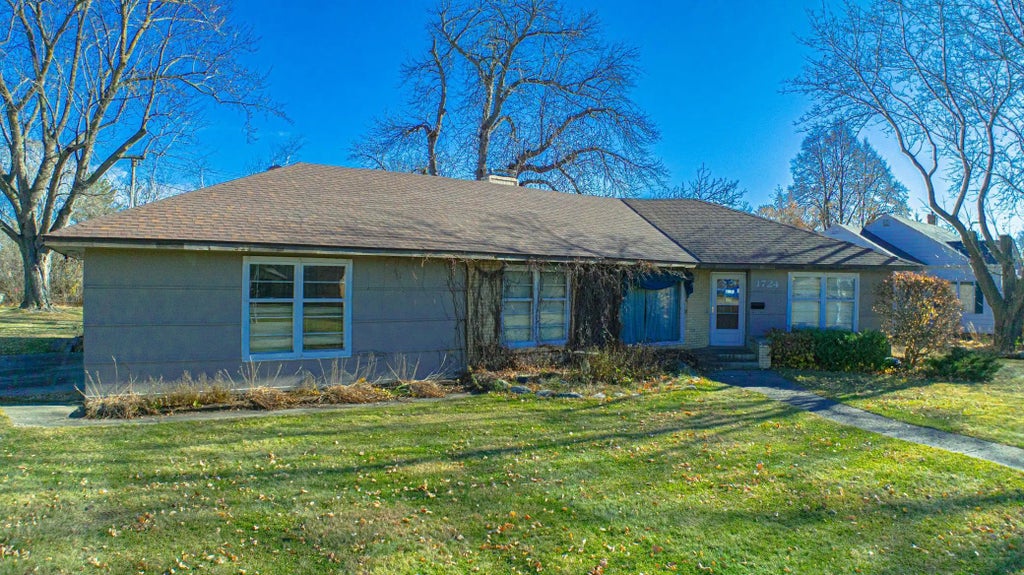 1724 Ford Avenue N, Glencoe