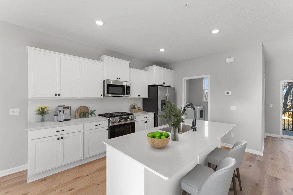 23172 Willow Drive, Rogers