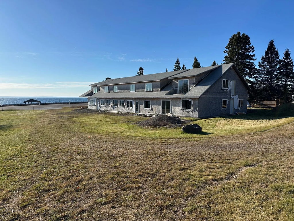 5119 N Shore Drive, Duluth