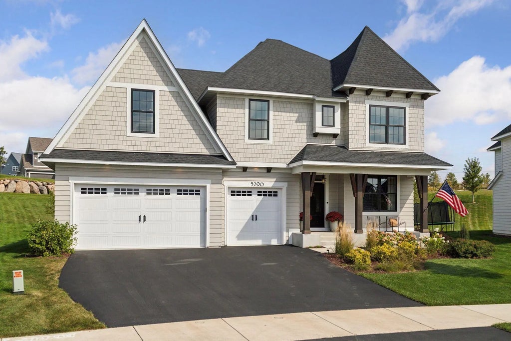 5290 Rolling Hills Parkway, Victoria