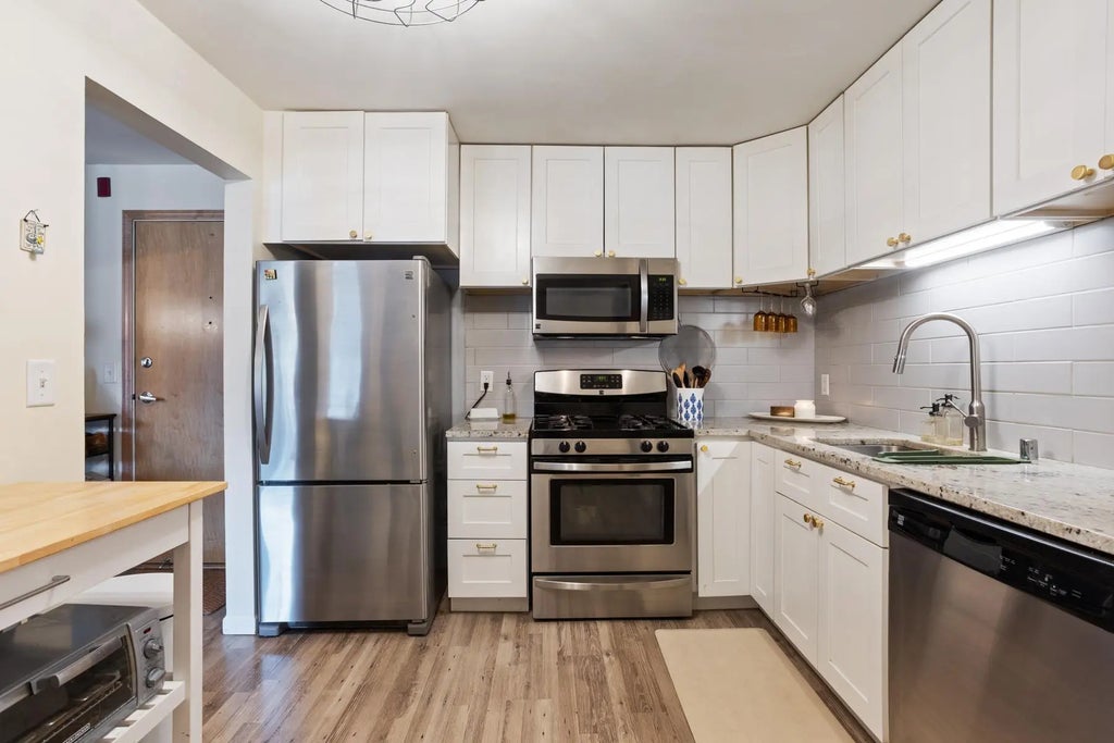 4820 Park Commons Drive 220, Saint Louis Park