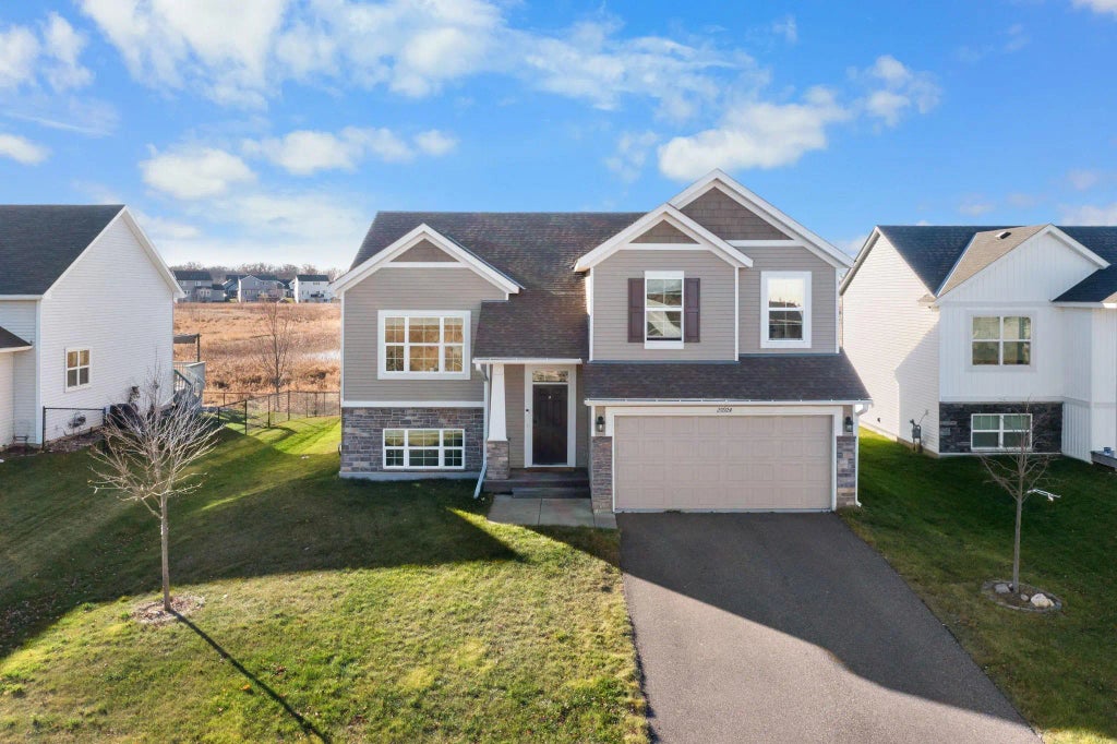 20924 Hardwood Road N, Forest Lake