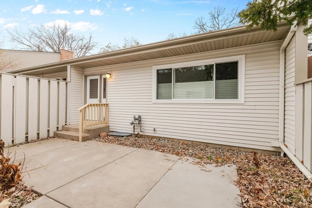 5546 Meister Road, Fridley