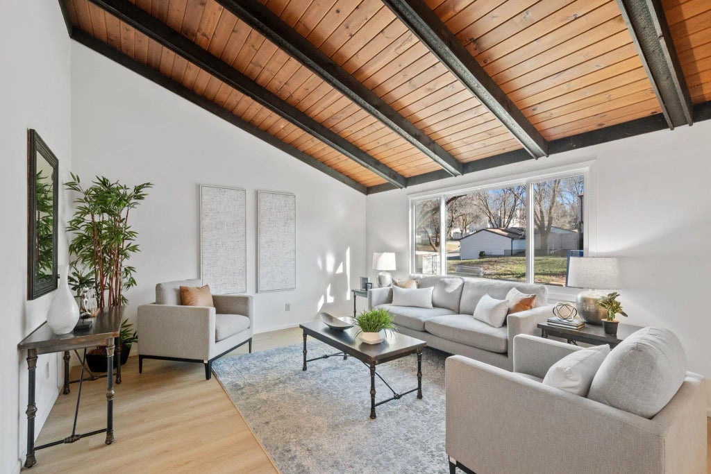 6384 Saint Johns Drive, Eden Prairie