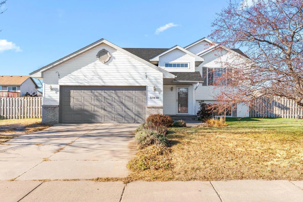 37830 Harvester Avenue, North Branch