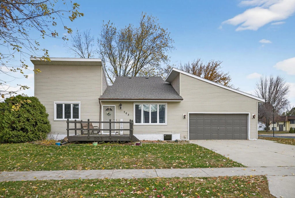 703 6th Street Ne, Stewartville