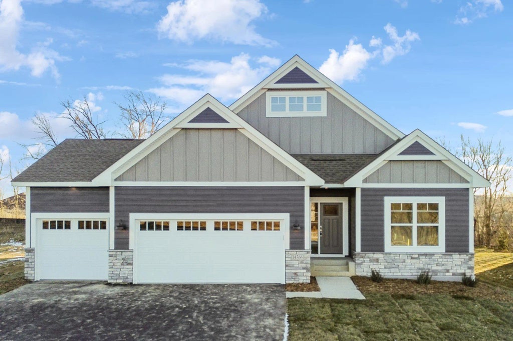 14379 Kingsview Lane N, Dayton