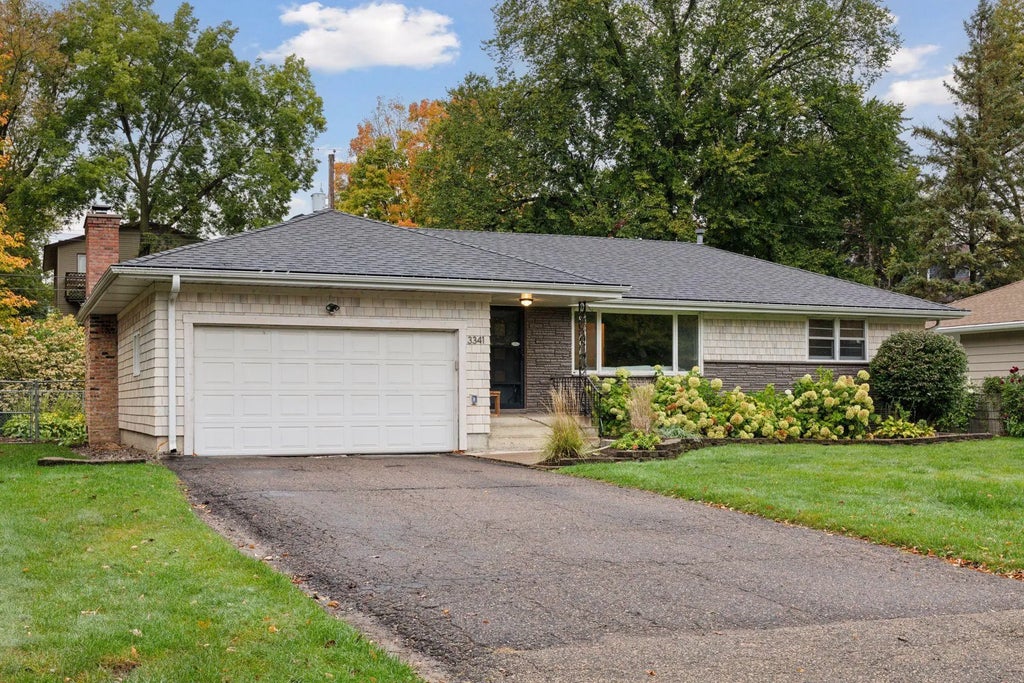 3341 Xenia Avenue N, Crystal