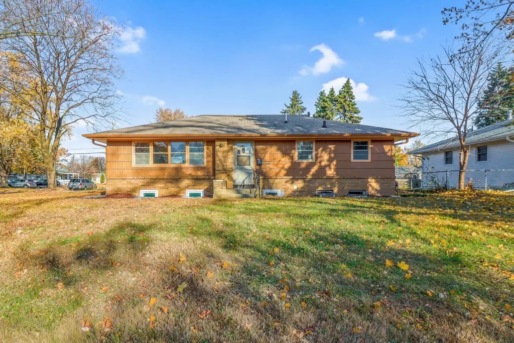 4418 65th Avenue N, Brooklyn Center