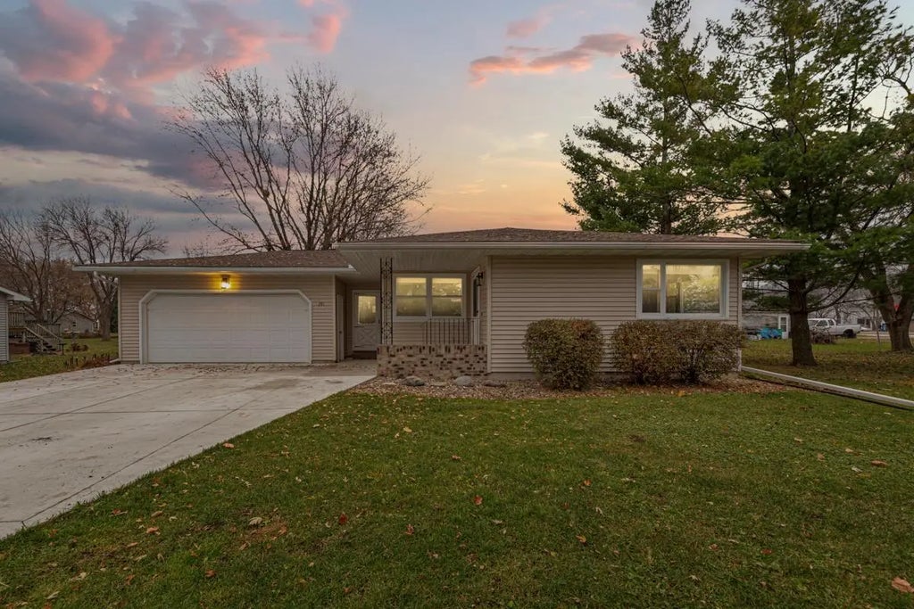 351 1st Avenue Ne, Wells