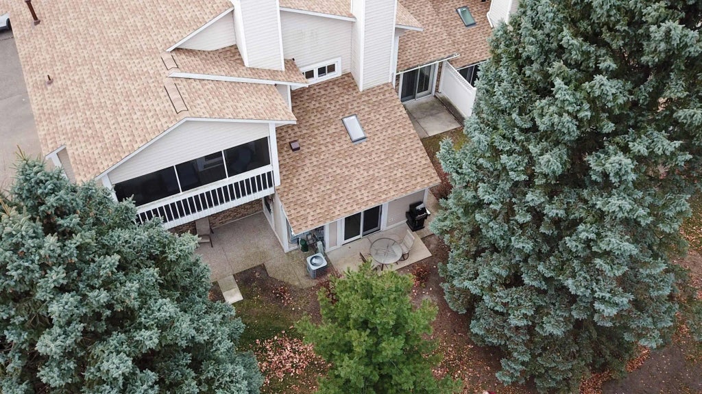 5324 Highpointe Drive, Bloomington