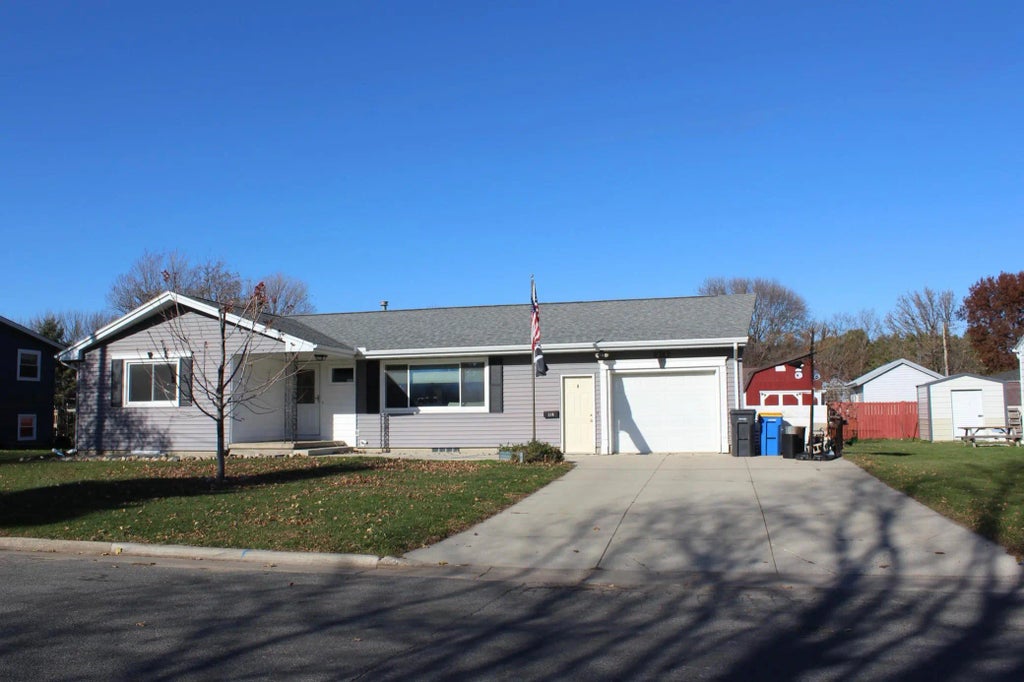 318 4th Street Nw, Blooming Prairie