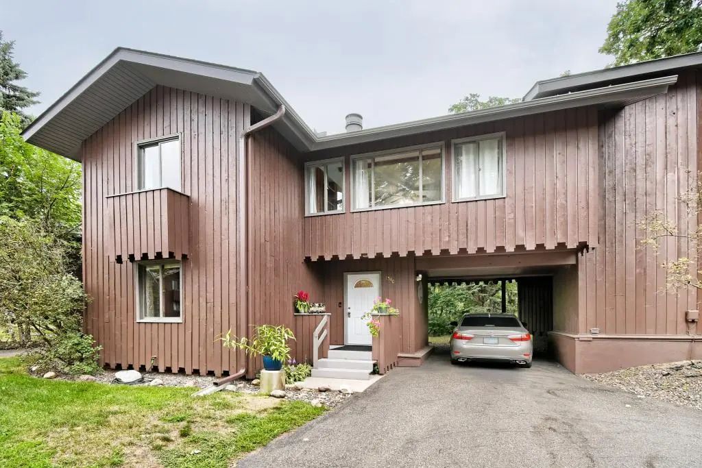 1540 S Timber Ridge, Fridley