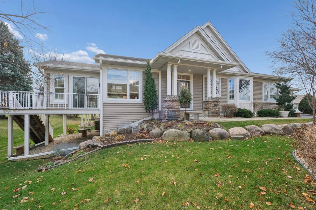 3832 Linden Drive E, Medina