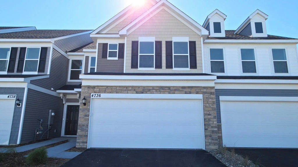 4736 Airlake Curve, Woodbury