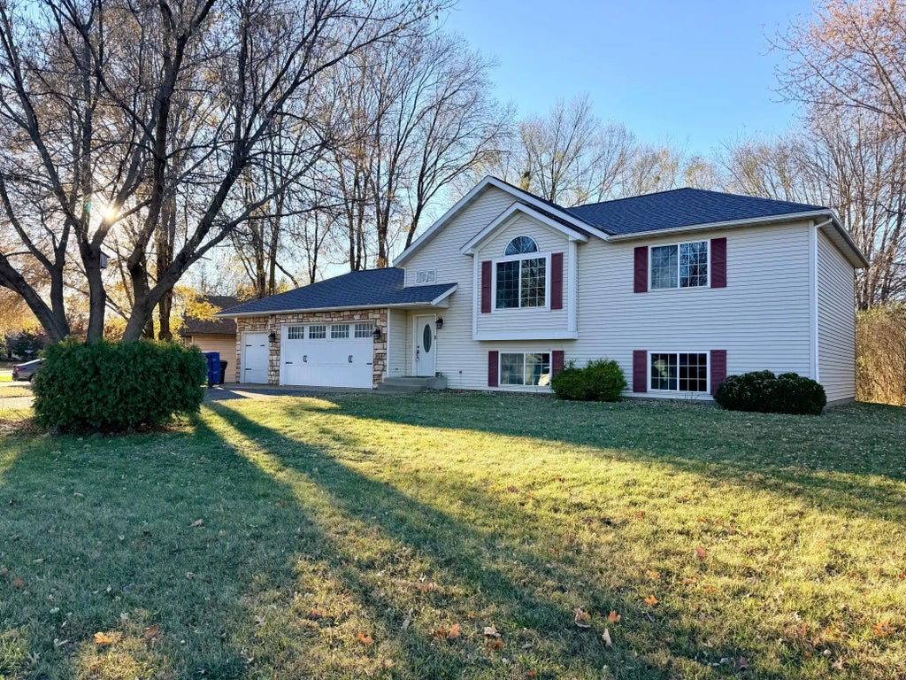 1041 Sunwood Park Lane, Waite Park