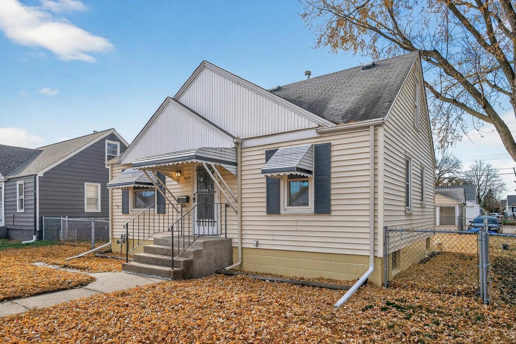 5037 Camden Avenue N, Minneapolis